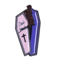 Broche cercueil gothique rose avec texte 'Dead Friends' et détails de roses rouges - Cercueil rose violet Rose Dead Friends