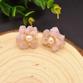 Flower shaped stud earrings with pink petals, white pearl center and 925 silver needles - Rose Quartz Chip Flower Studs (Pink)