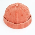 Détail du bonnet miki orange délavé rétro montrant le sergé de coton et les coutures - Réglable / Orange