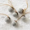 Set of 6 light grey wool felt acorns with natural shells and hanging ropes for Christmas - Pack of 6 (10g) / Gray