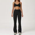 Conjunto de yoga negro para mujer con sujetador con cuello en V y pantalones acampanados - S / Sujetador + Pantalones Acampanados / Negro Premium
