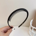 Matte black non-slip headband with fine comb teeth for hair styling and fixing - Chain / Black