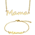 Gros plan sur l'ensemble collier et bracelet dorés avec pendentif lettre Mama poli - Ensemble Collier et Bracelet Or