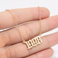 Goldene Edelstahlkette mit einem Anhänger im gotischen Stil für das Geburtsjahr 1998 - 1998