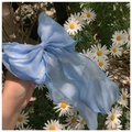 Pinza para el pelo con lazo grande azul brillante de tul elegante y cintas colgantes - Azul Cielo