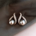 Elegant 18k gold plated earrings featuring streamline wavy curves and grey pearls - Silver Grey Teardrop Pearl Style (65#)