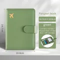 Porta passaporto verde erba con blocco RFID, logo aereo dorato e slot per carte - Verde