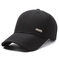 Minimalistische zwarte katoenen honkbalpet met een zilveren Fashion metalen plaatje erop - Verstelbaar / Zwart