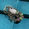Spilla vintage a forma di aragosta con strass colorati su scatola di velluto - Opale Bianco