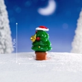Miniatura di albero di Natale con cappello rosso e corno d'oro, altezza 3,7 cm - No. 4 Albero di Natale