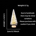 Dettaglio di mini albero di Natale in sisal con effetto neve e base in legno naturale - 3.5cm / Bianco