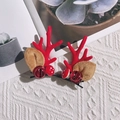 Pinzas para el pelo con astas de Navidad hechas a mano en rojo y marrón con hongo - Par de Astas Rojas Con Campanas