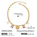 Dettaglio della catena in acciaio inossidabile dorato con ciliegie, perle e cuori - Collana (JDN0112051)
