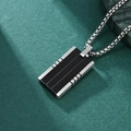 Pendente rettangolare in acciaio da uomo con strisce nere e catena a scatola - Pendaglio nero con catena di perle color acciaio