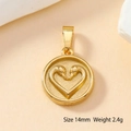 Détail d'un pendentif coeur cygne doré de 14mm avec finition polie et dimensions précises - 106-Cœur de Cygne