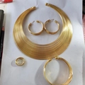 Goldenes Punk-Choker-Set mit mehrlagiger Halskette, Armband, Ohrringen und Ring - Schmuckset (N-046) / 14K-Gold