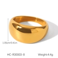Dettaglio dell'anello in acciaio inossidabile placcato oro 18K da 1,05 cm con finitura - Stile Dome Lucidato a Specchio (HC-R30003-8)
