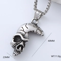 Gros plan du pendentif crâne vintage en argent montrant les dimensions détaillées - Style Tête de Mort Texture Fissurée (7) / Pendentif Seul (Sans Chaîne) / Argent