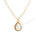 Elegante collana di perle d'acqua dolce con ciondolo a goccia dorato e piccoli cristalli - Collana Oro Conchiglia Bianca XL152