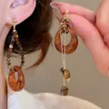 Boucles d'oreilles asymétriques en résine œil de tigre avec perles et glands dorés - 12# Combinaison d'Anneaux en Résine Écaille de Tortue (Tige en Argent)