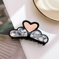 Schwarze Haarklammer aus Acetat mit schwarz-weißem Muster und rosa Herz-Detail - Schwarz-9,4cm