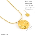 Collana in acciaio inossidabile placcato oro 18 carati con pendente Medusa e catena a serpente - Stile Pendente Tondo Con Ritratto di Medusa (ZYG1621+066)
