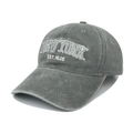 Detailansicht einer grauen Baseballkappe aus gewaschener Baumwolle mit New York Stickerei - Verstellbar / Grau