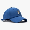 Dunkelblaue Baseballkappe mit weißem R-Stick auf hochwertigem Baumwollstoff-Design - Verstellbar / Himmelblau