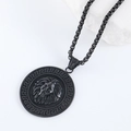 Dettaglio del ciondolo testa di leone nero con greca e catena a maglia veneziana - Nero (Con Catena 0,35 * 60 cm)