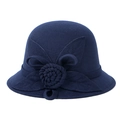 Vista dettagliata di cappello in feltro blu scuro con decorazione floreale tessuta 3D - M (56-58cm) / Blu Notte