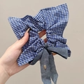 Blauw ruitjesstof scrunchie met denim strik en Love metalen hanger detail - #1 Blauwe Geruite Vierkante Sjaal Haarelastiek