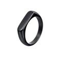 Detailansicht eines 5 mm schwarzen Titanstahlrings mit glattem, rechteckigem Kopf - Größe 6 / Schwarz