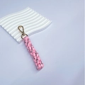 Porte-clés fait main en corde tressée rose avec fermoir mousqueton doré élégant - Rose
