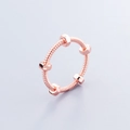 Dettaglio dell'anello a dado in oro rosa con design industriale filettato unico - US 6 / Anello / Oro rosa