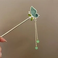 Épingle à cheveux papillon dorée avec pierres vertes, perles et glands de style chinois - Style Demi-Papillon