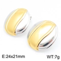 Pendientes minimalistas de forma de frijol en acabado bicolor oro y plata sobre blanco - Bicolor Oro y Plata (KE114490-KFC)