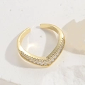 Minimalistischer V-Ring mit 14K Goldbeschichtung und funkelnden Zirkonsteinen - Weißer Zirkonia (JZ0154-3)