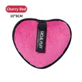 Piumino da viso in microfibra rosa a forma di cuore con bordo nero e nastro, 10x8cm - Rosso Ciliegia