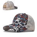 Detalle de gorra de béisbol para coleta alta con bandas elásticas y malla trasera - Estampado de Vaca Azteca Patchwork Geométrico (Gradient 01)