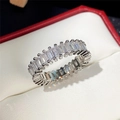 Eternity Ring mit Zirkonia im Rechteckschliff und Silberbeschichtung - Stil F1241/Full Baguette