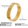 Détail du bracelet manchette en acier inoxydable doré avec motif de montre et diamants - Texture de maille vintage dorée (Z098)