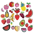 Set di toppe ricamate con frutta colorata inclusi motivi a fragola e uva per decoro - Set di 26 (Serie Bucket Famiglia) (W25SG-173-YT)