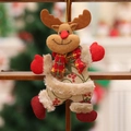 Kerst rendier pluche ornament met bruine vacht, rode details en een feestelijke sjaal - Eland