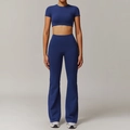 Ensemble de yoga bleu marine avec haut court à manches courtes et pantalon évasé taille haute - S / Manches Courtes + Pantalon Évasé / Bleu Marine