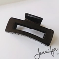 Close-up of a 10.5cm glossy black rectangular hair claw clip on a white display card - Rectangular Hollow Style (S150-42) / 10.5cm / Bright Black