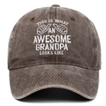 Detailansicht der Vintage-Basecap aus Baumwolle mit weißem Grandpa-Stick und Daumen-Grafik - Einheitsgröße / Kaffeebraun
