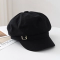Detalle de gorra de repartidor negra en algodón con hebilla metálica y diseño octogonal - M (56-58cm) / Negro