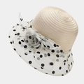 Detailansicht eines Damen-Sonnenhuts aus Organza mit Netzblume und Perlenverzierung - Einheitsgröße / Beige
