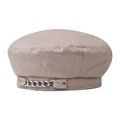 Dettaglio del berretto in pelle PU beige con catena in metallo argento e rivetti - M(56-58cm) / Beige