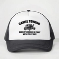 Zwart-witte CAMEL TOWING trucker pet met ademend mesh-ontwerp en verstelbare sluiting - Zwart